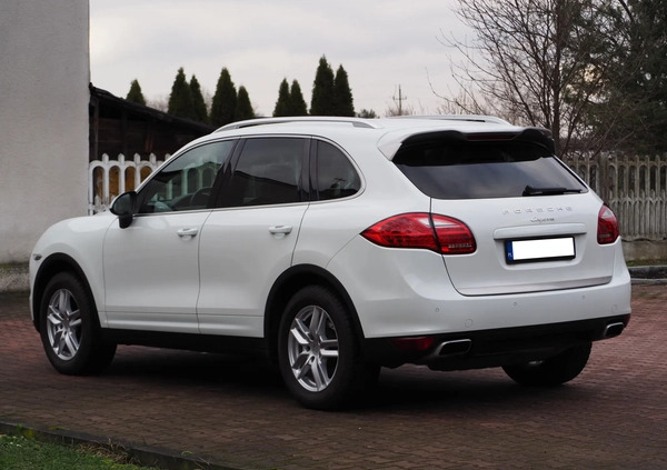 Porsche Cayenne cena 119000 przebieg: 205000, rok produkcji 2014 z Poręba małe 562